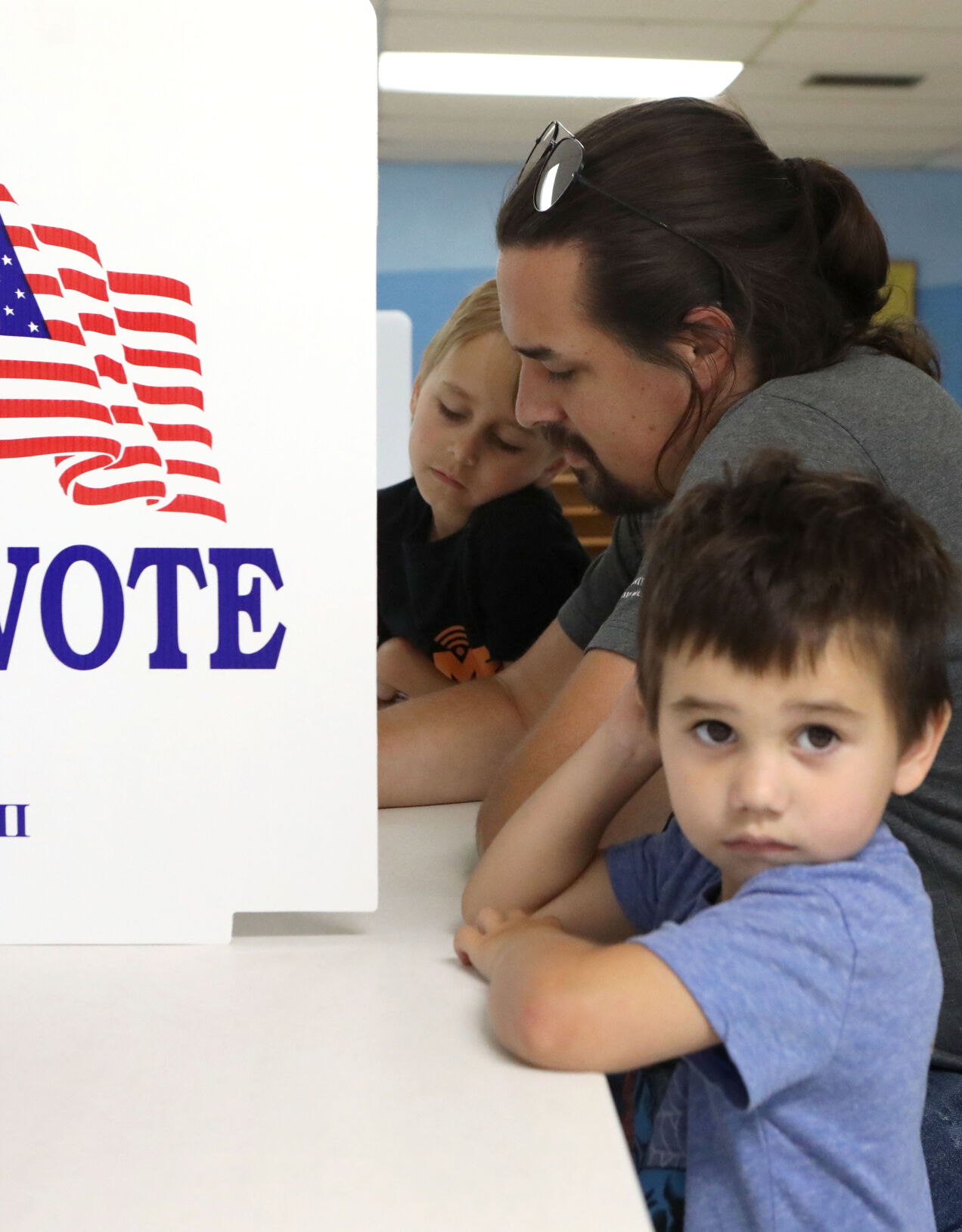 Kyle Reynoso fills out his ballot